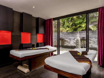 https://www.accorhotels.com/7050